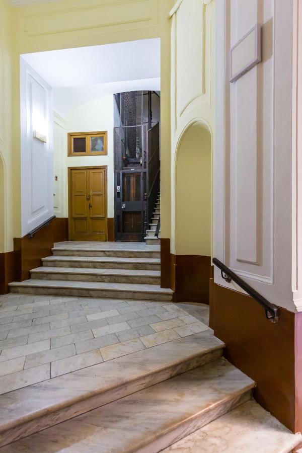 Rettifilo Family Apartment By Wonderful Italy Nápoly Kültér fotó