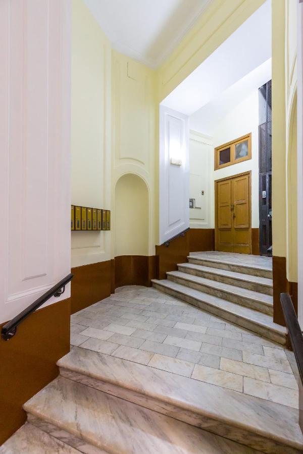 Rettifilo Family Apartment By Wonderful Italy Nápoly Kültér fotó